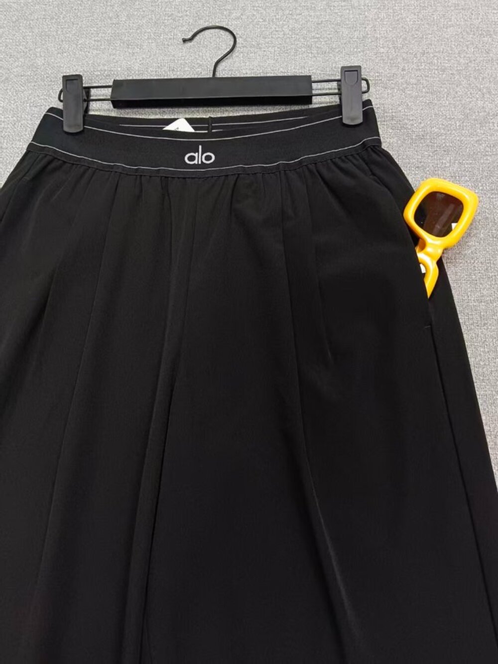NWT😍ALO Yoga Suit Up Trouser | Wide Leg | Regular 30" Inseam🍷Comfy &Versatile - Picture 3 of 9